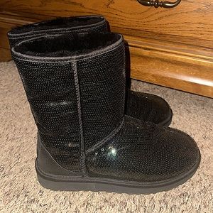 UGG Women Classic Short Sequin Boot (black)